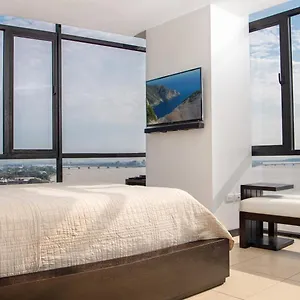 14 Bellini I, Puerto Santa Ana, Guayaquil